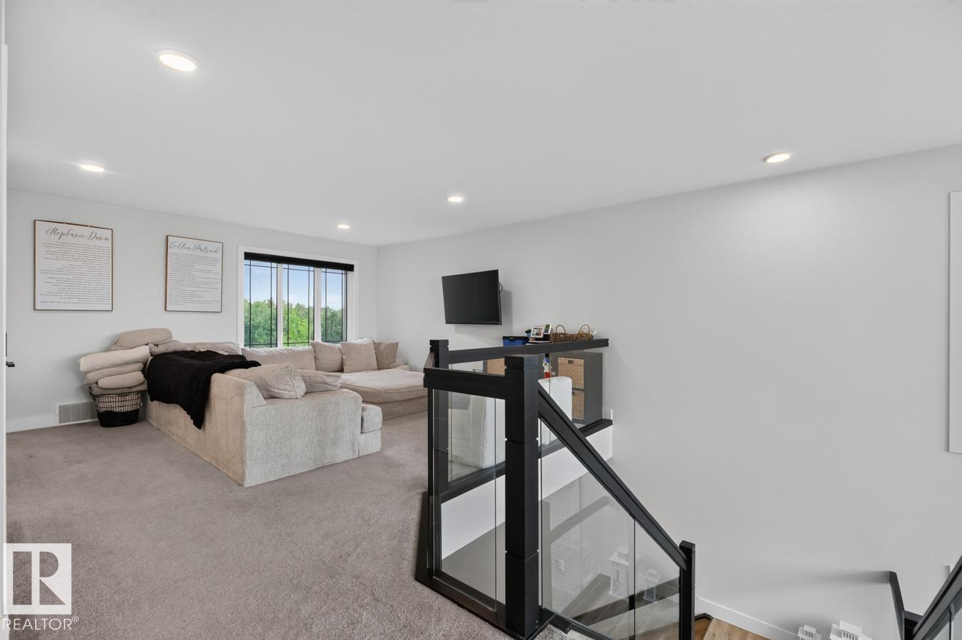 486 MCALLISTER PL - 23
