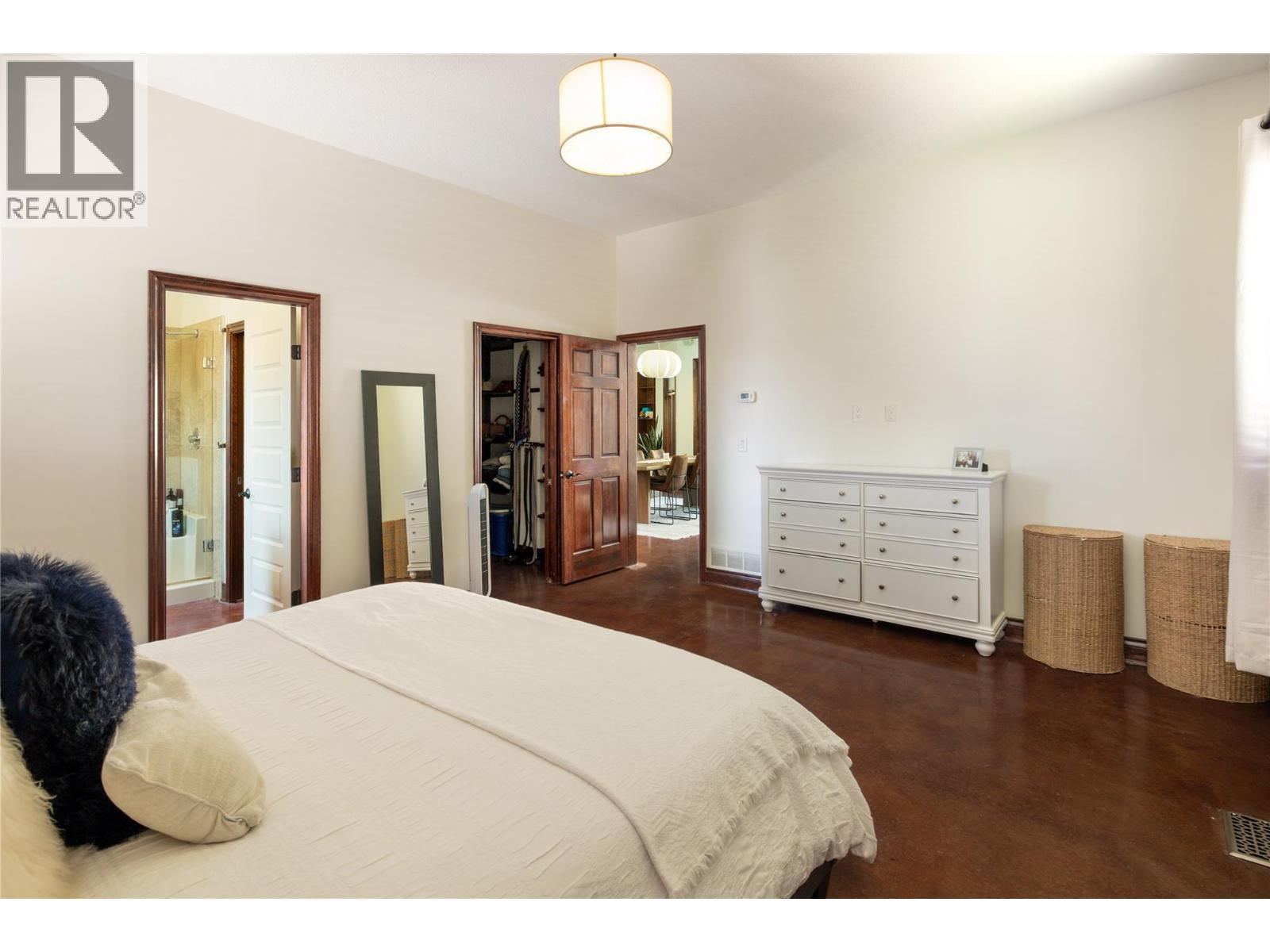  1107 Henderson Drive, Kelowna