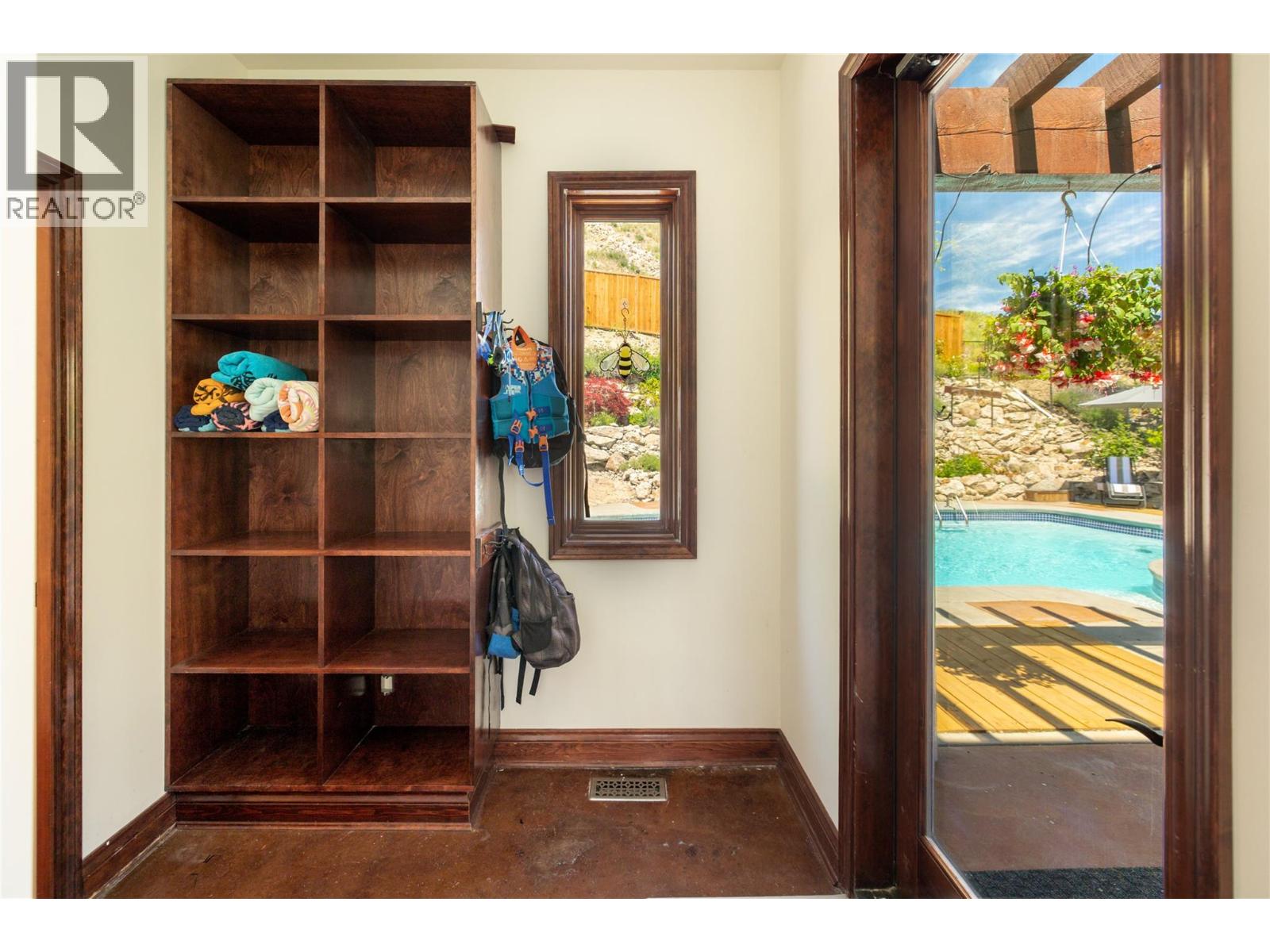  1107 Henderson Drive, Kelowna