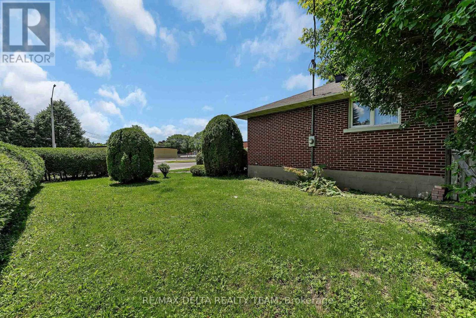 115 MEADOWLANDS DRIVE W - 30