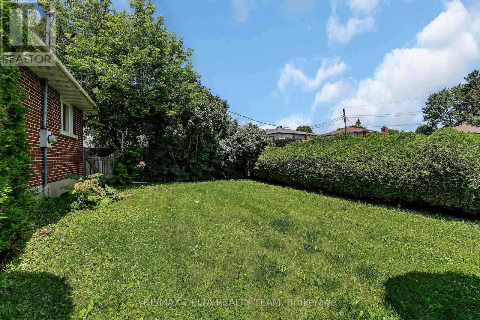 115 MEADOWLANDS DRIVE W - 29