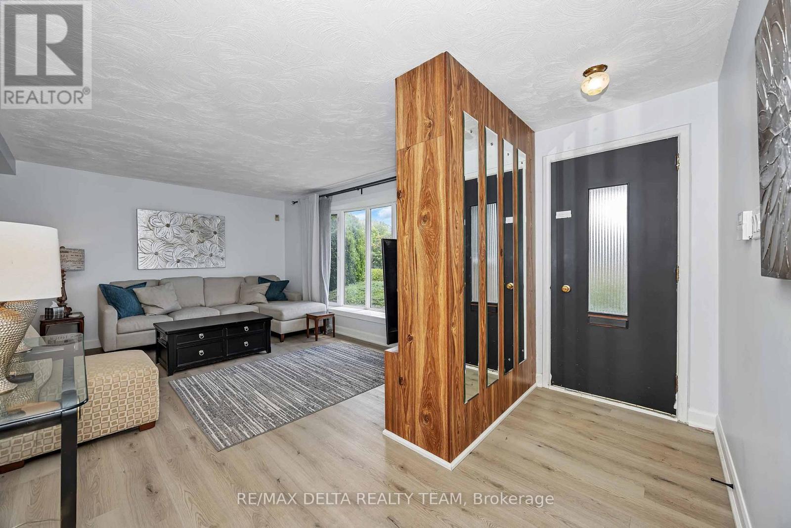 115 MEADOWLANDS DRIVE W - 7