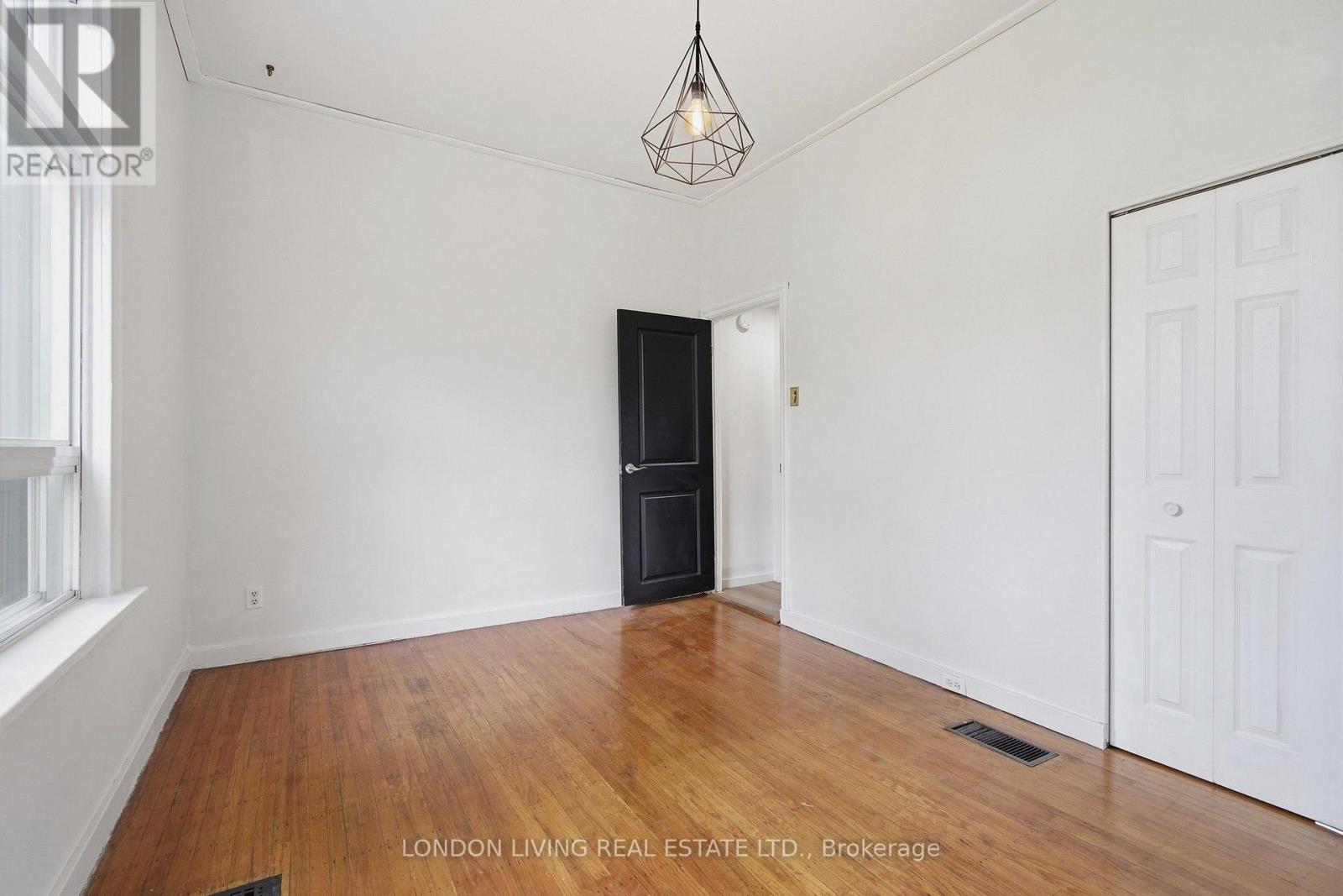 240 WORTLEY ROAD - 17