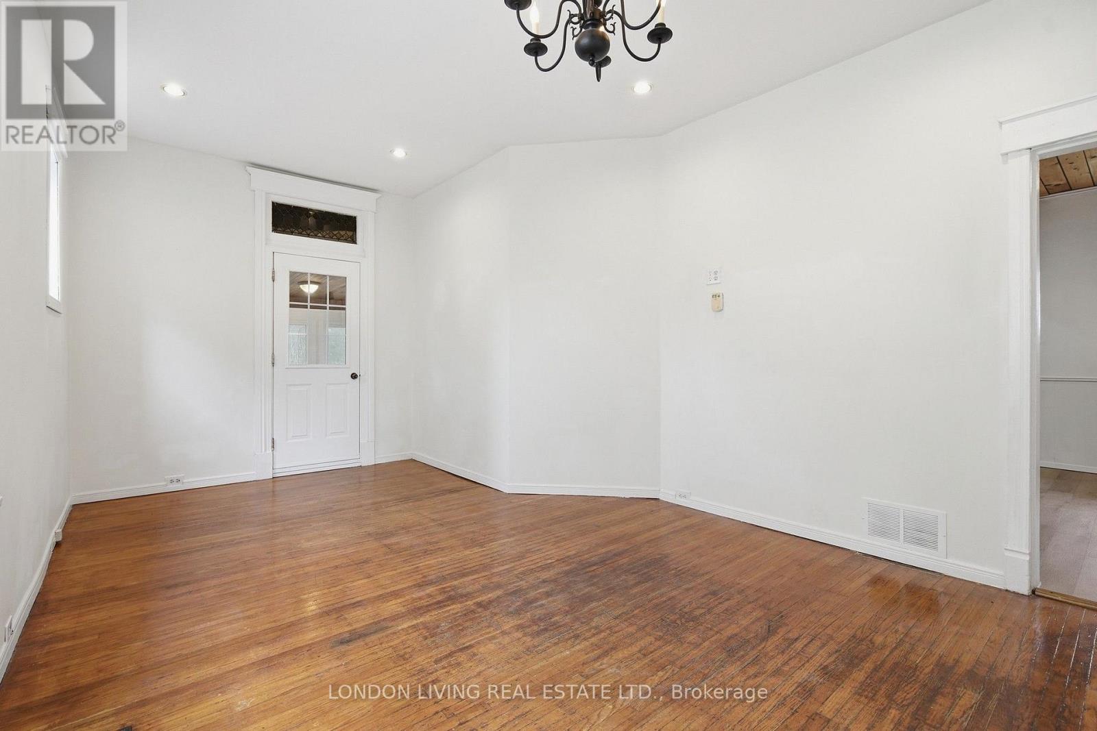 240 WORTLEY ROAD - 8