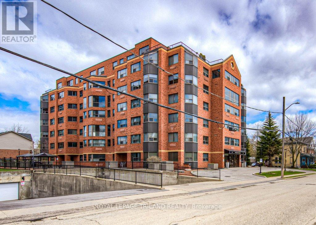 #403 20 ELLEN STREET - 3