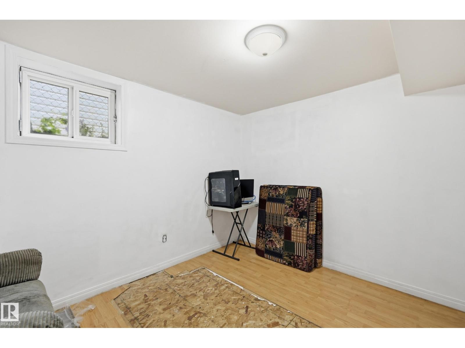 10714 103 ST NW - 24