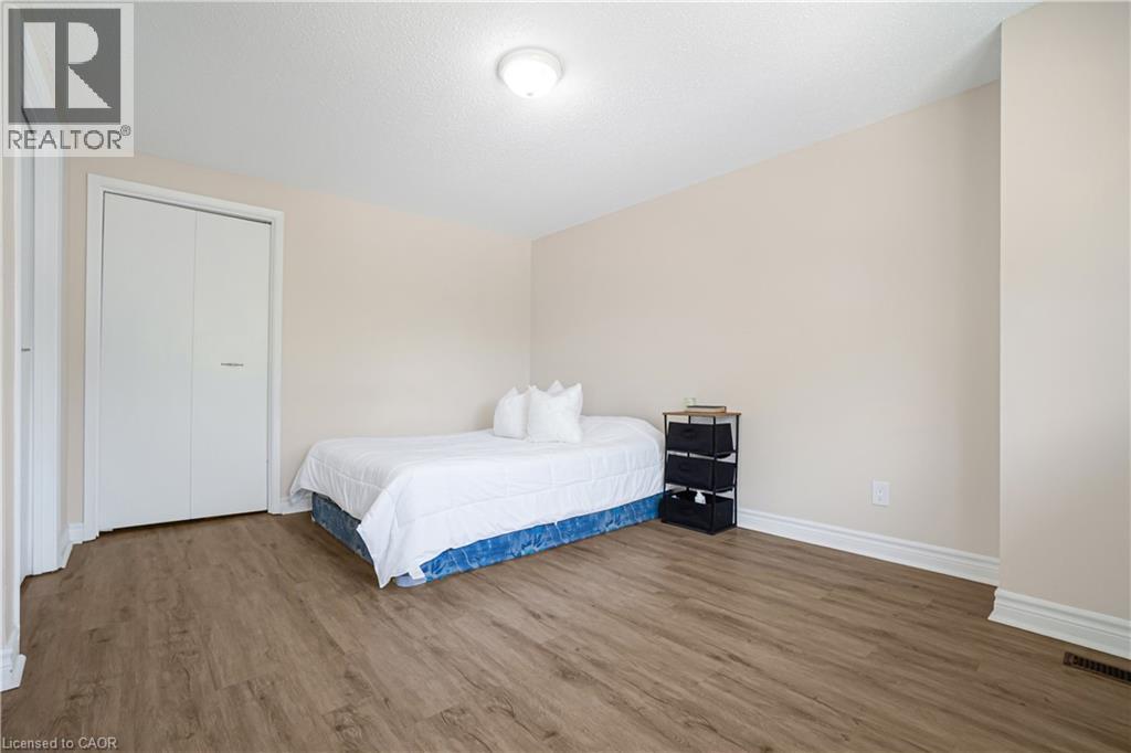 #79 35 WATERMAN Avenue - 25