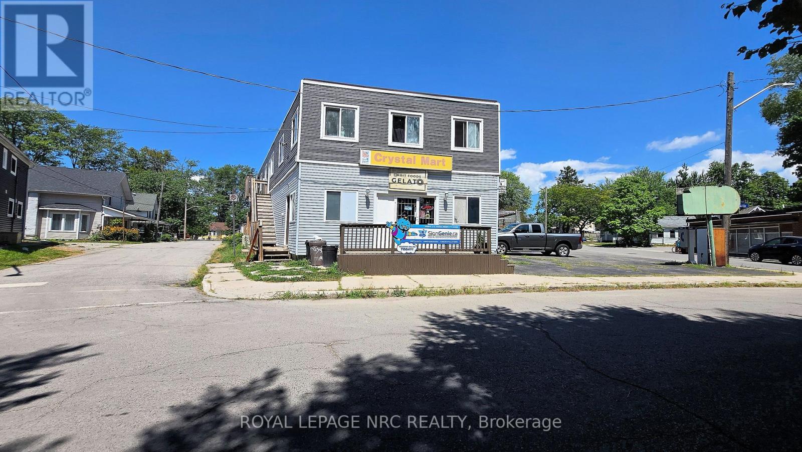 74 Queens Circle — photo 25