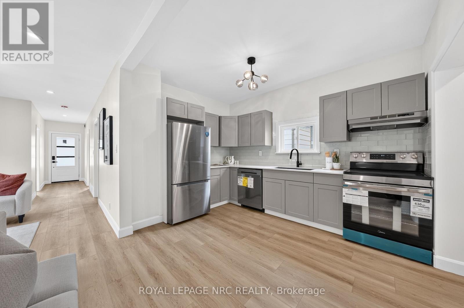 51 QUEEN STREET S - Image 12