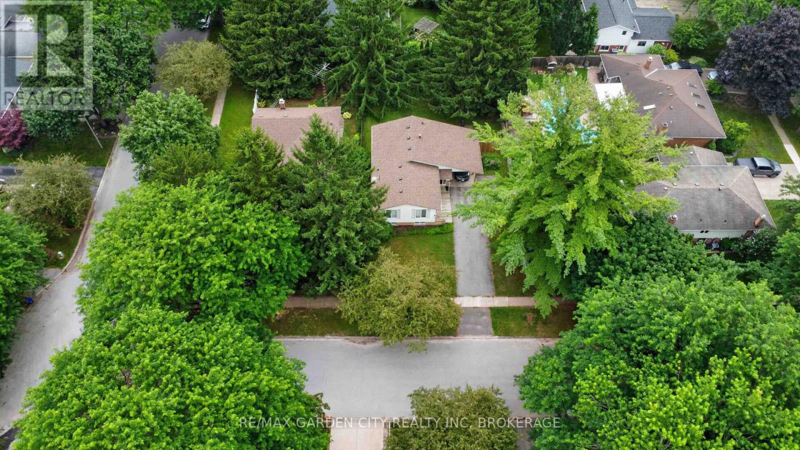3 FALLINGBROOK DRIVE - 2