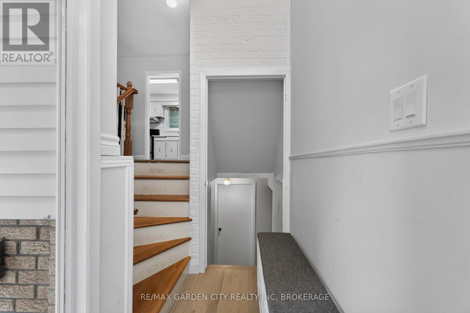 3 FALLINGBROOK DRIVE - 20