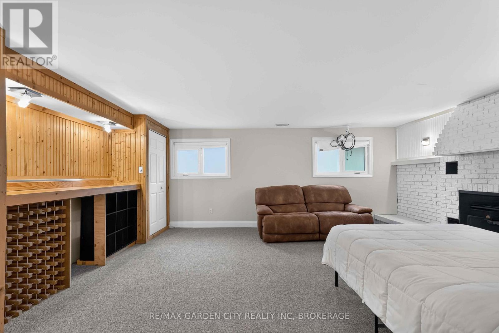 3 FALLINGBROOK DRIVE - 25