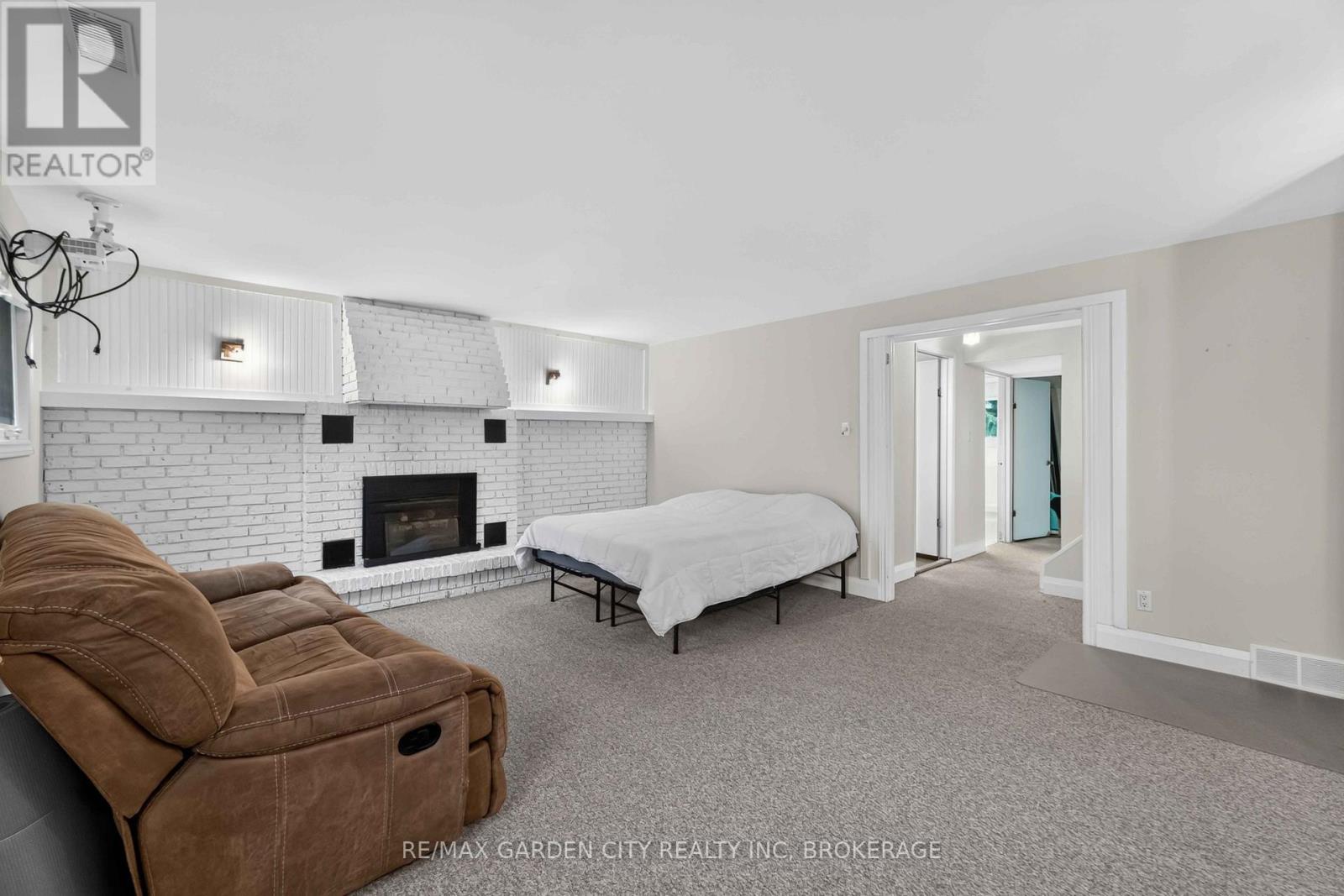 3 FALLINGBROOK DRIVE - 27