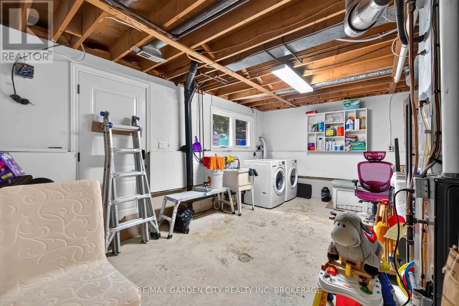 3 FALLINGBROOK DRIVE - 34