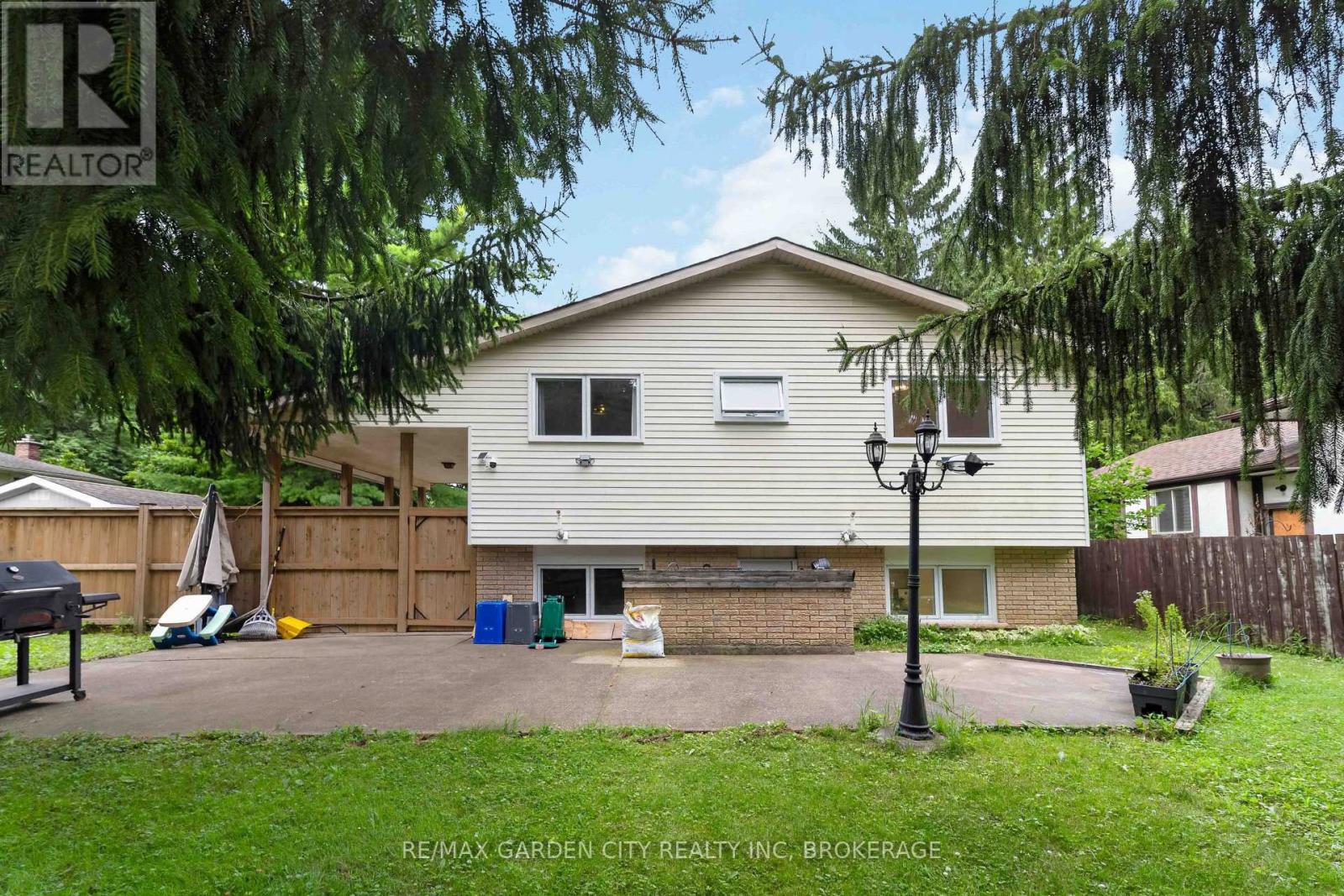 3 FALLINGBROOK DRIVE - 35