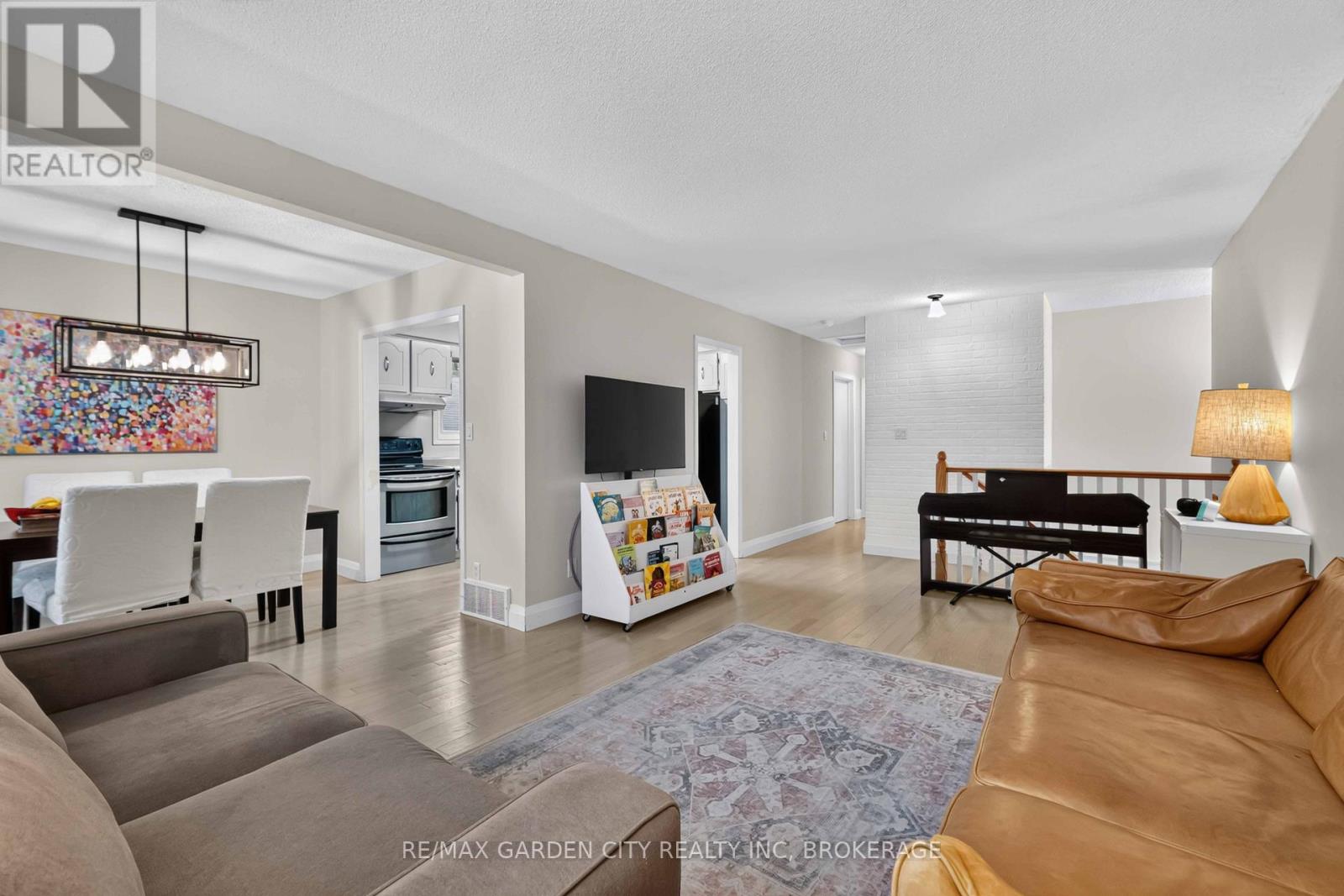 3 FALLINGBROOK DRIVE - 9
