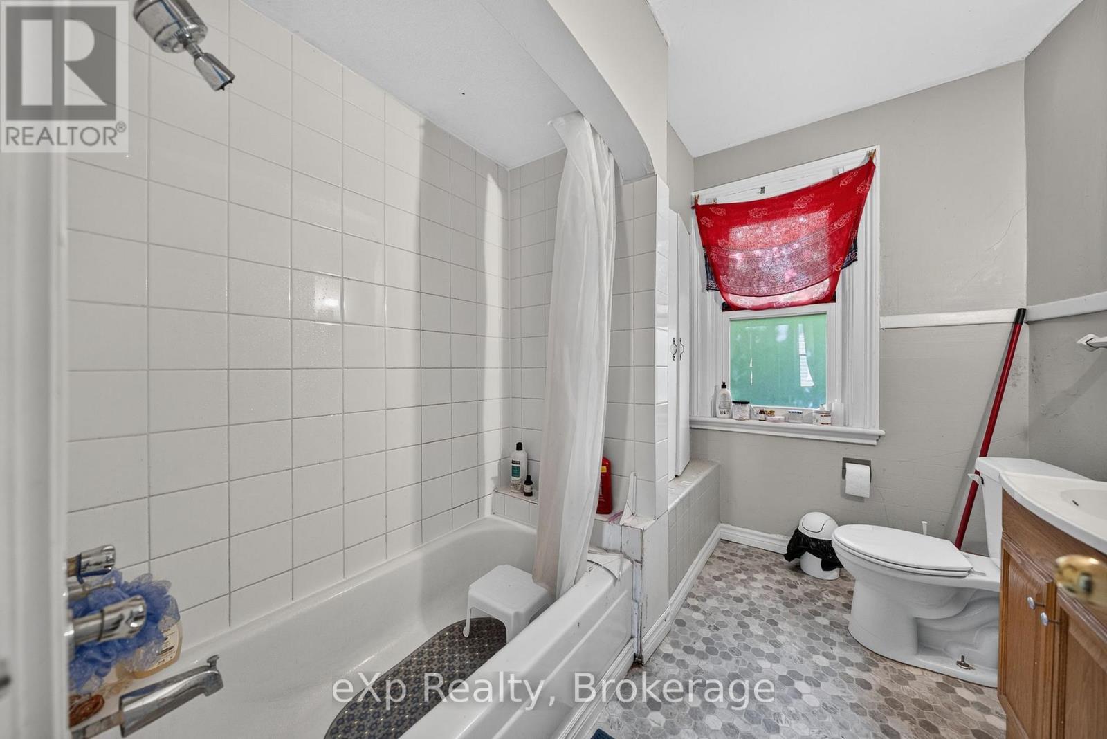 126 CHATHAM STREET - Image 15