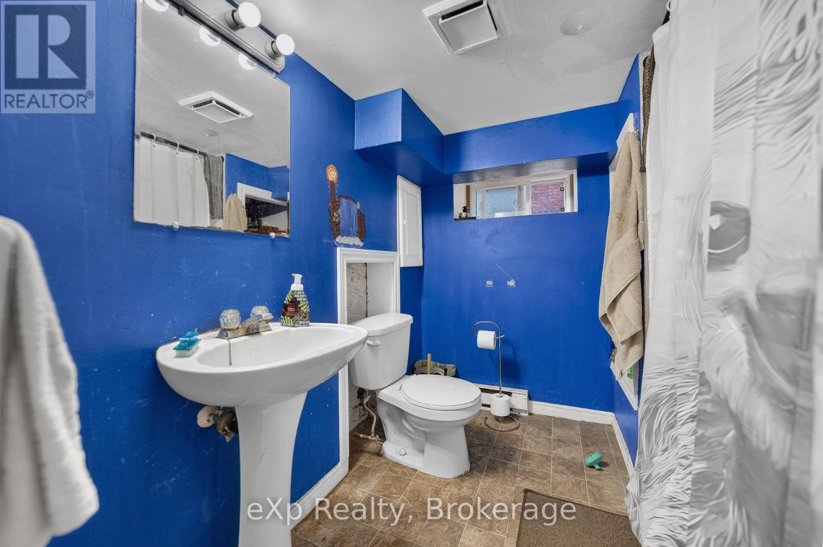 126 CHATHAM STREET - Image 23