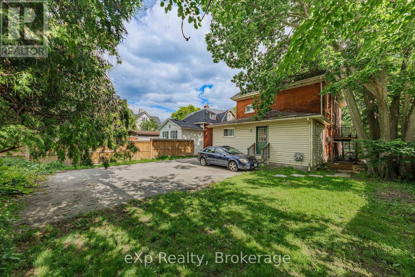 126 CHATHAM STREET - Image 32
