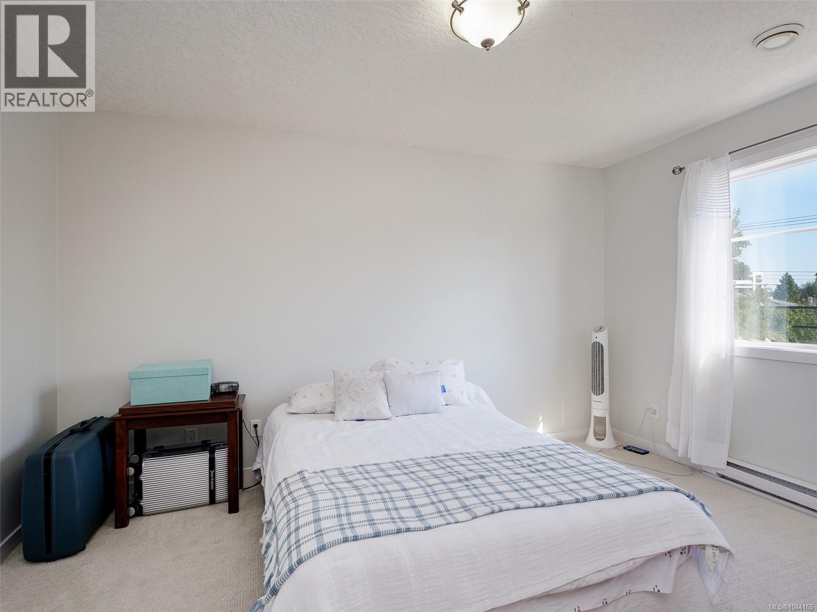 #4 311 Burnside Rd E - 10