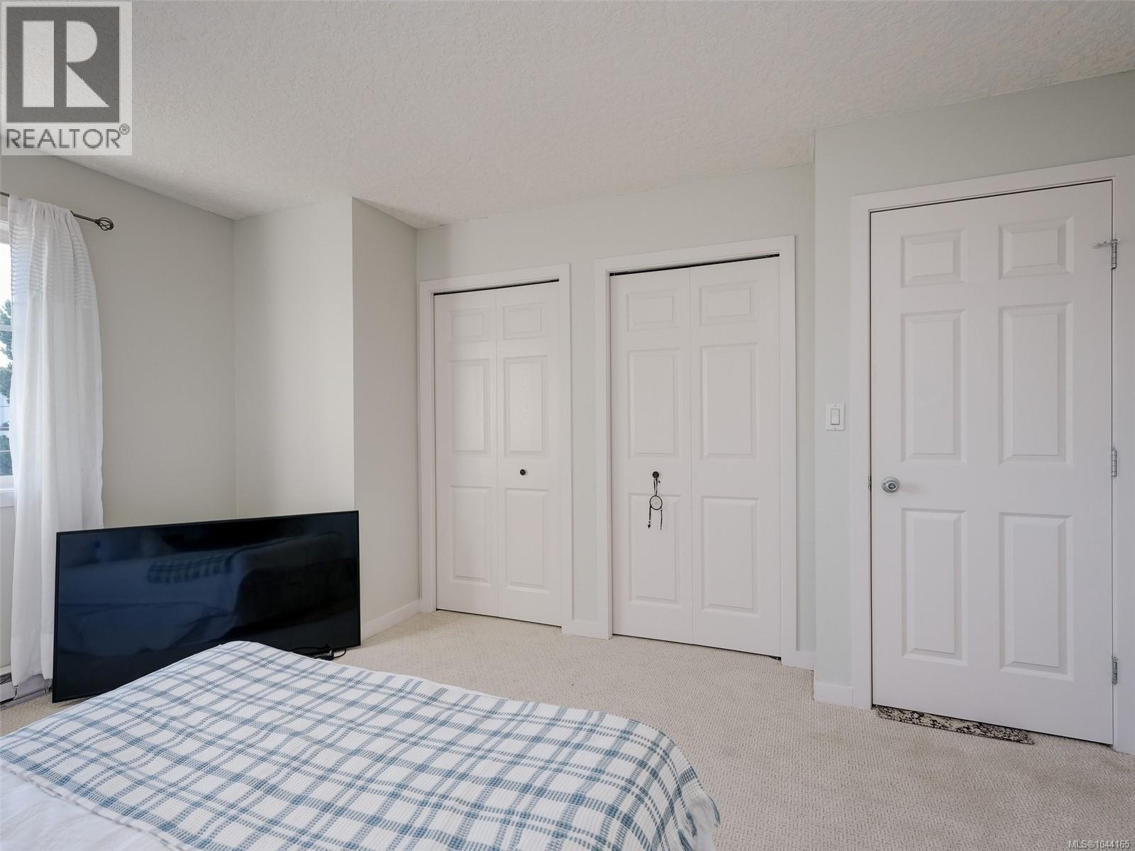#4 311 Burnside Rd E - 11