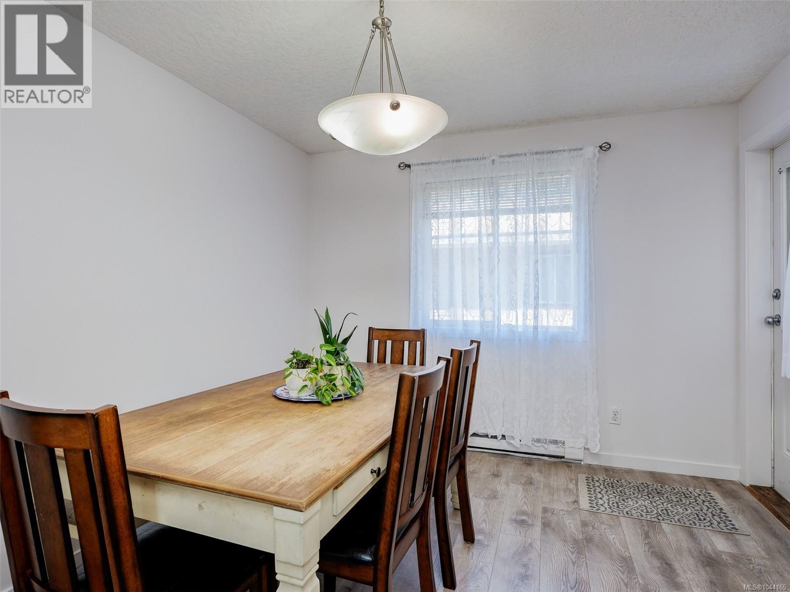 #4 311 Burnside Rd E - 5