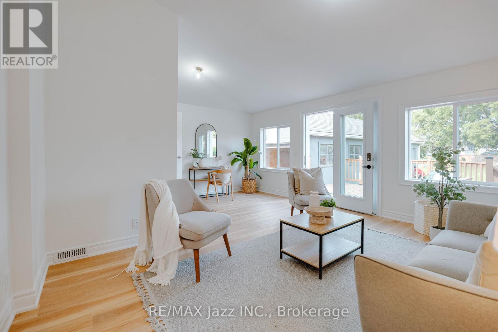 151 BURK STREET - 14