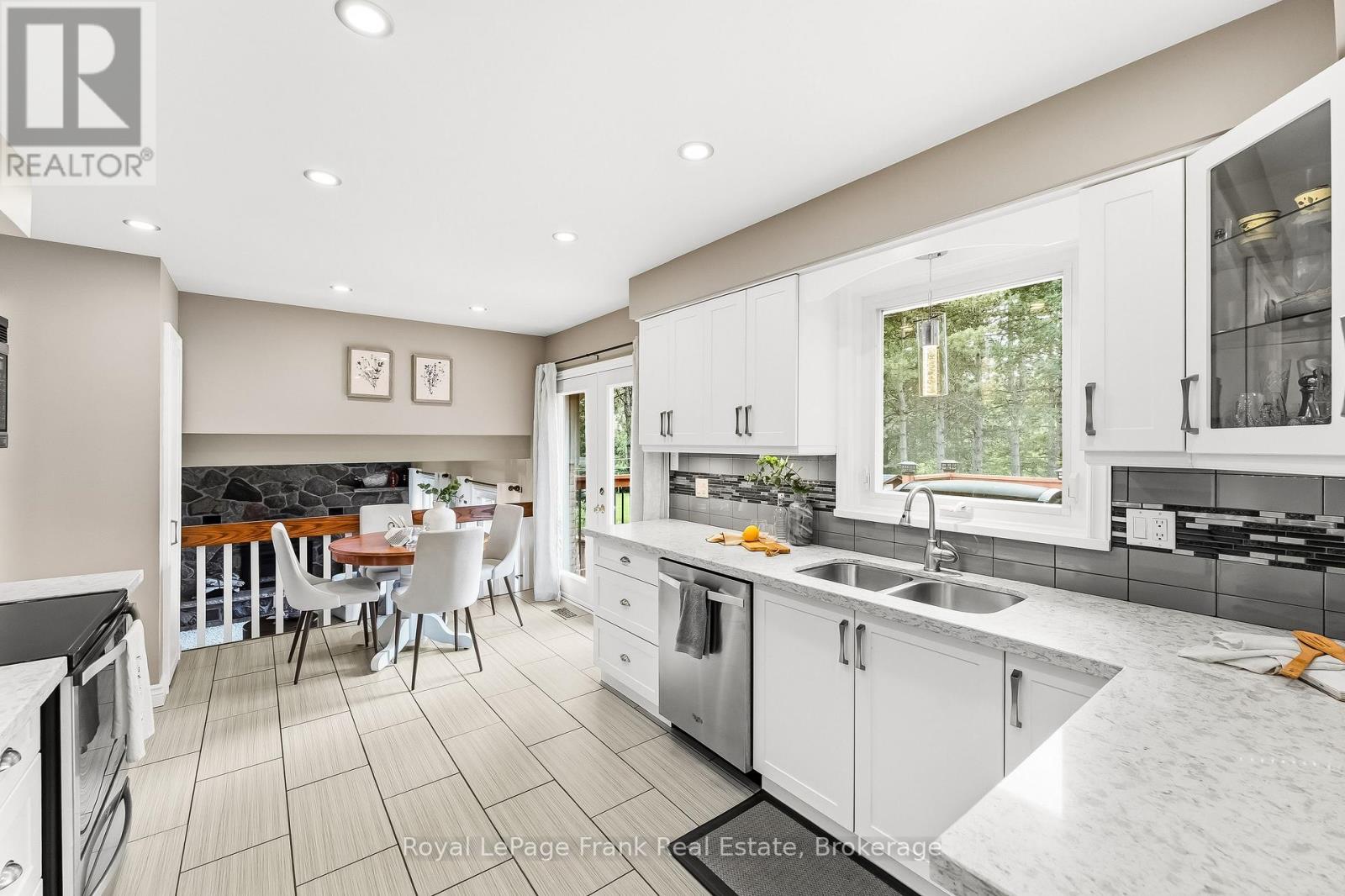 32 JACOBSEN BOULEVARD - Image 11