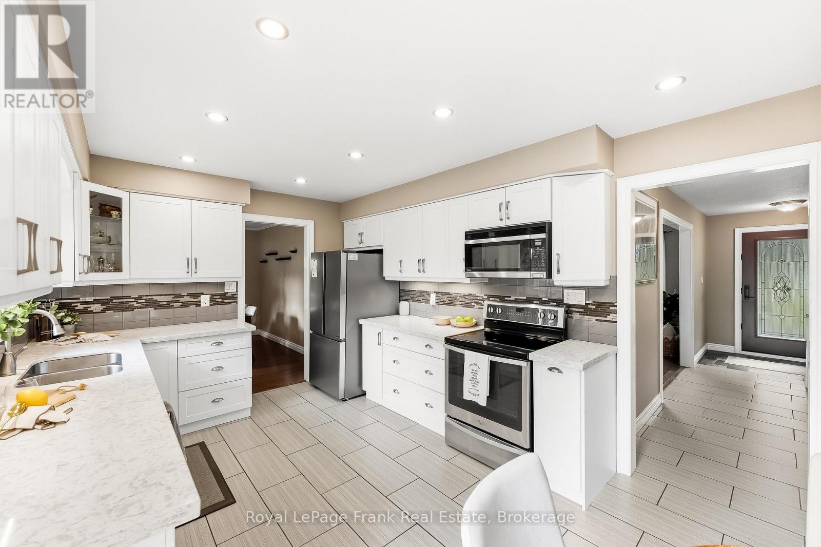 32 JACOBSEN BOULEVARD - Image 13