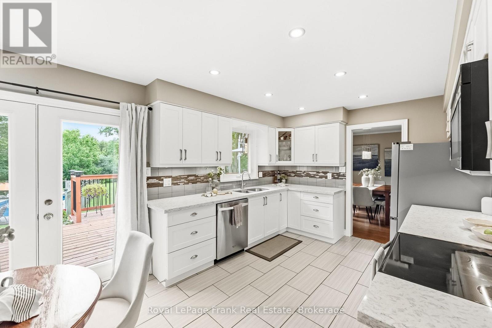 32 JACOBSEN BOULEVARD - Image 14