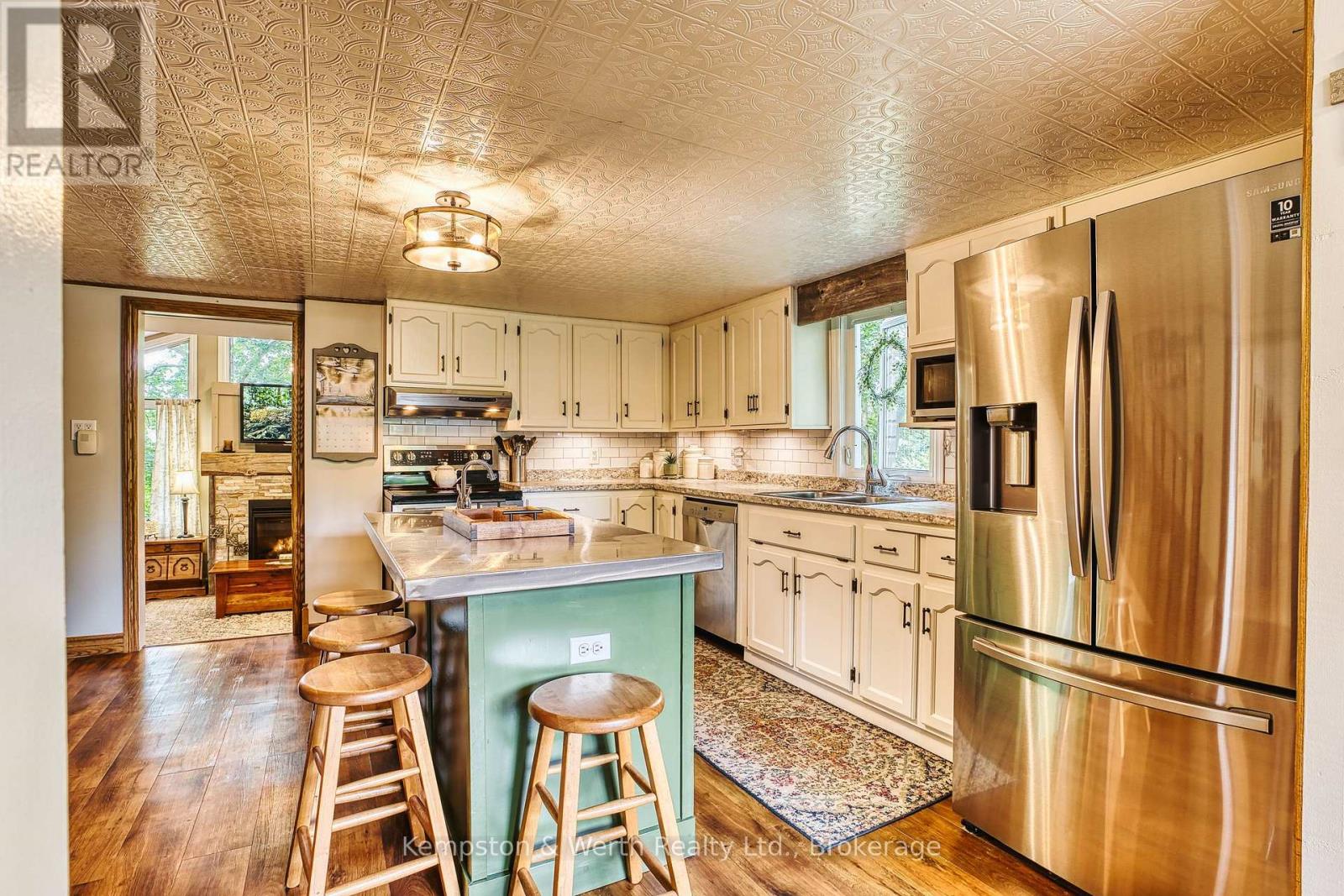 3017 LOUISA STREET - 11