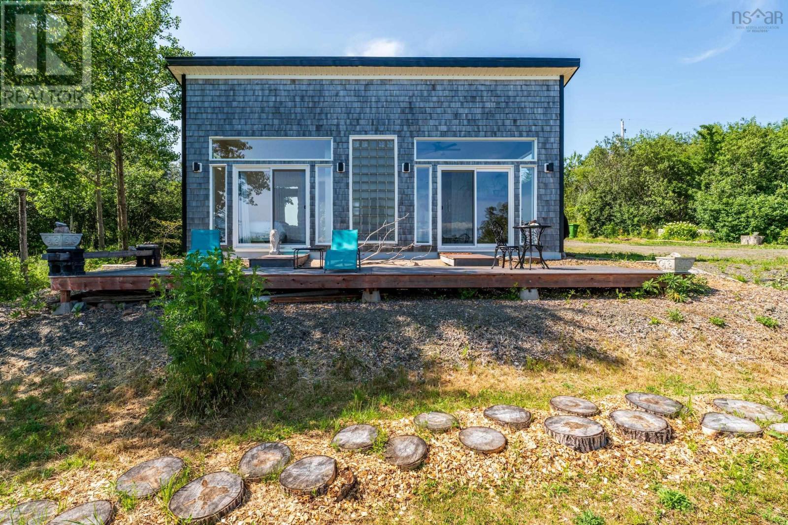 27 Thomas Road - 1