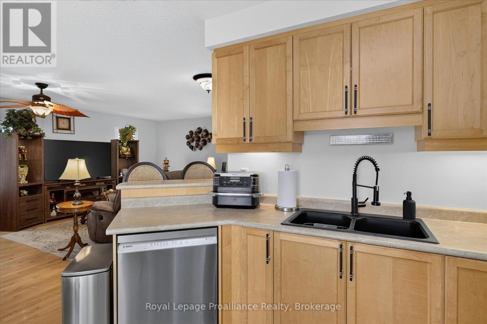 541 GARBUTT TERRACE - Image 16
