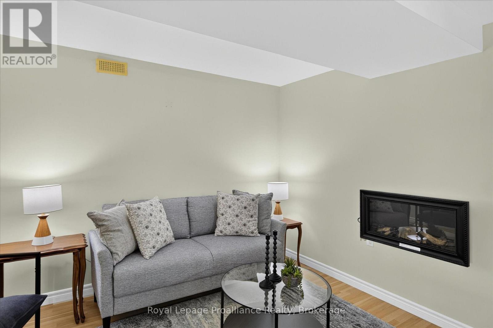 541 GARBUTT TERRACE - 28