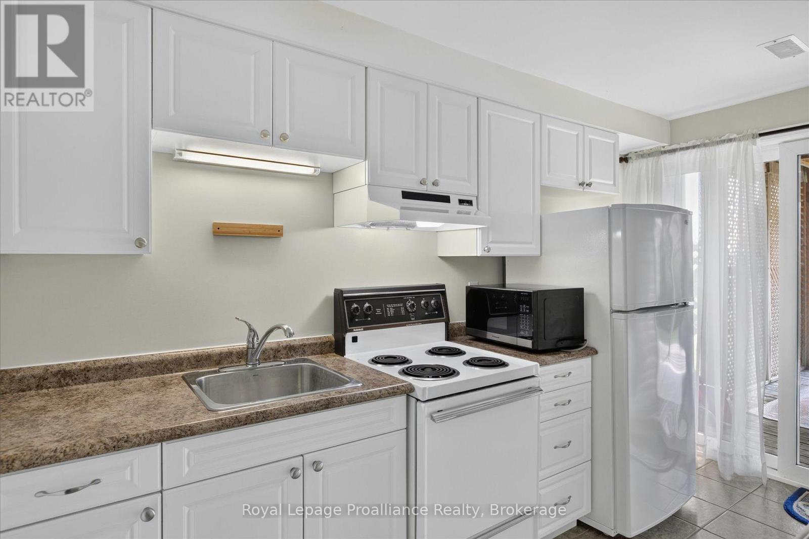 541 GARBUTT TERRACE - Image 31