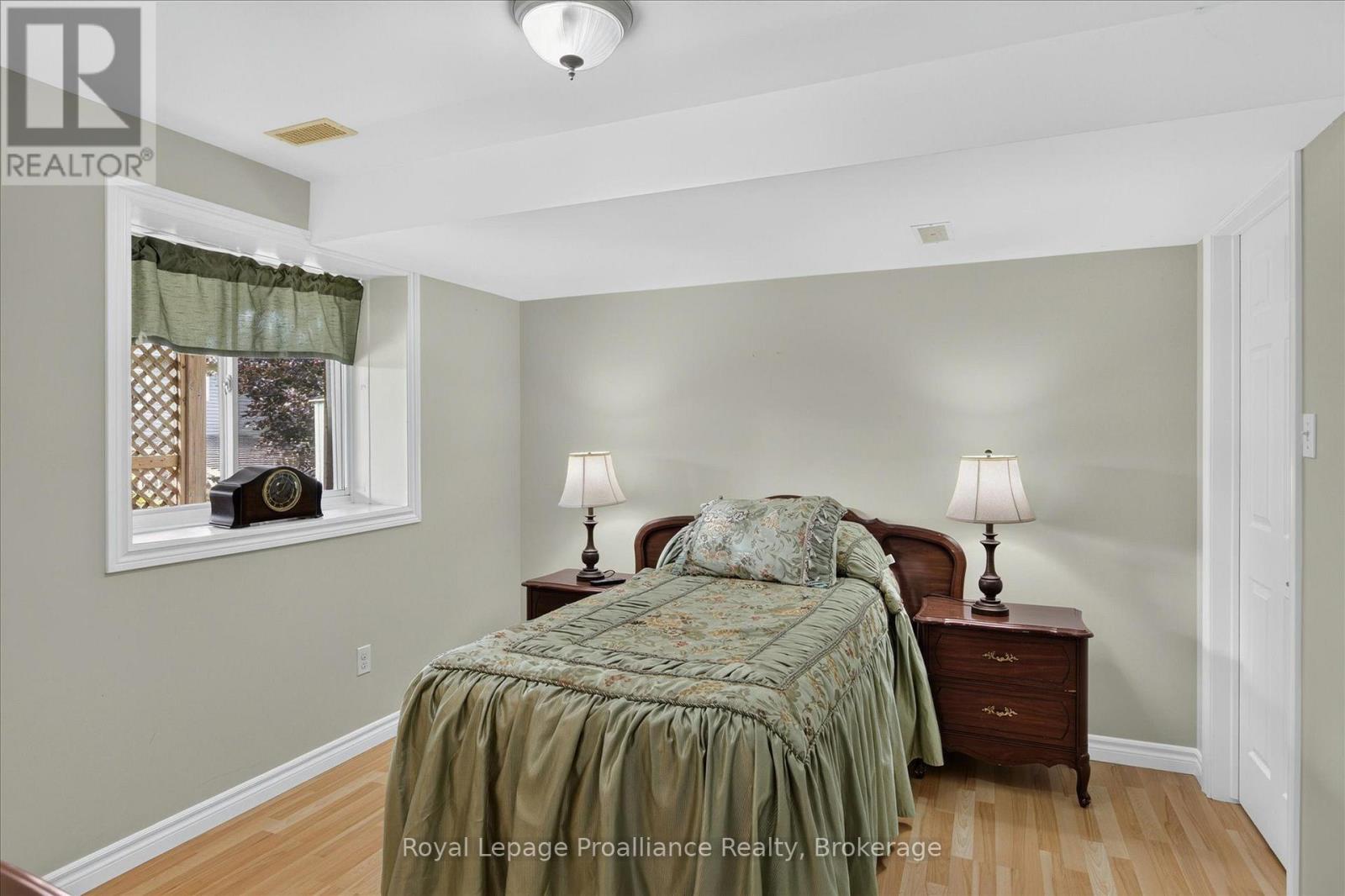 541 GARBUTT TERRACE - 33