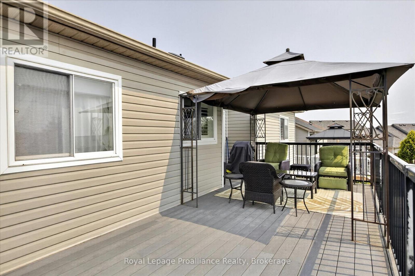 541 GARBUTT TERRACE - 40