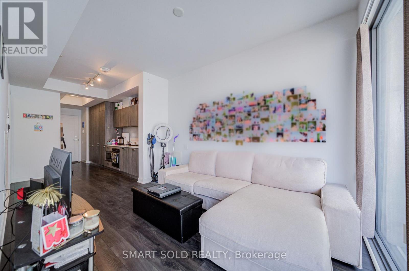 #2909 50 CHARLES STREET E - 17