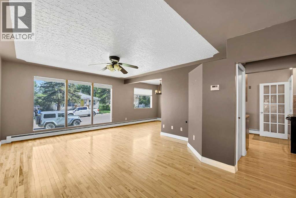129 7 Street Southeast - Photo 5