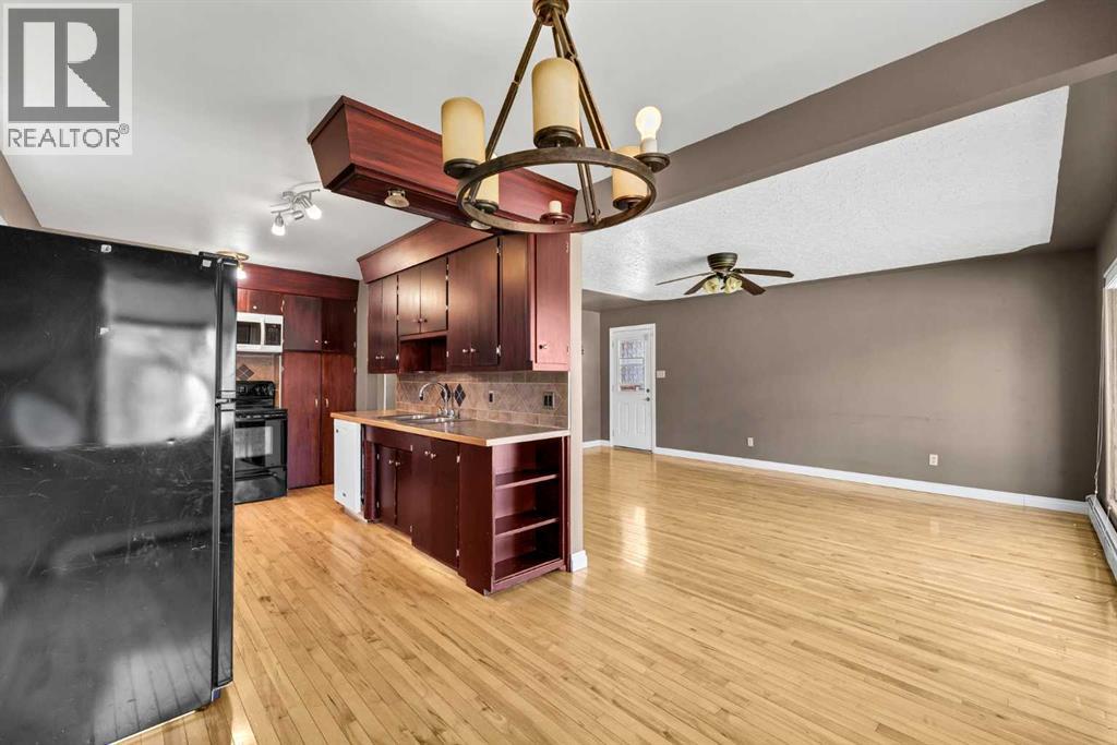 129 7 Street Southeast - Photo 10