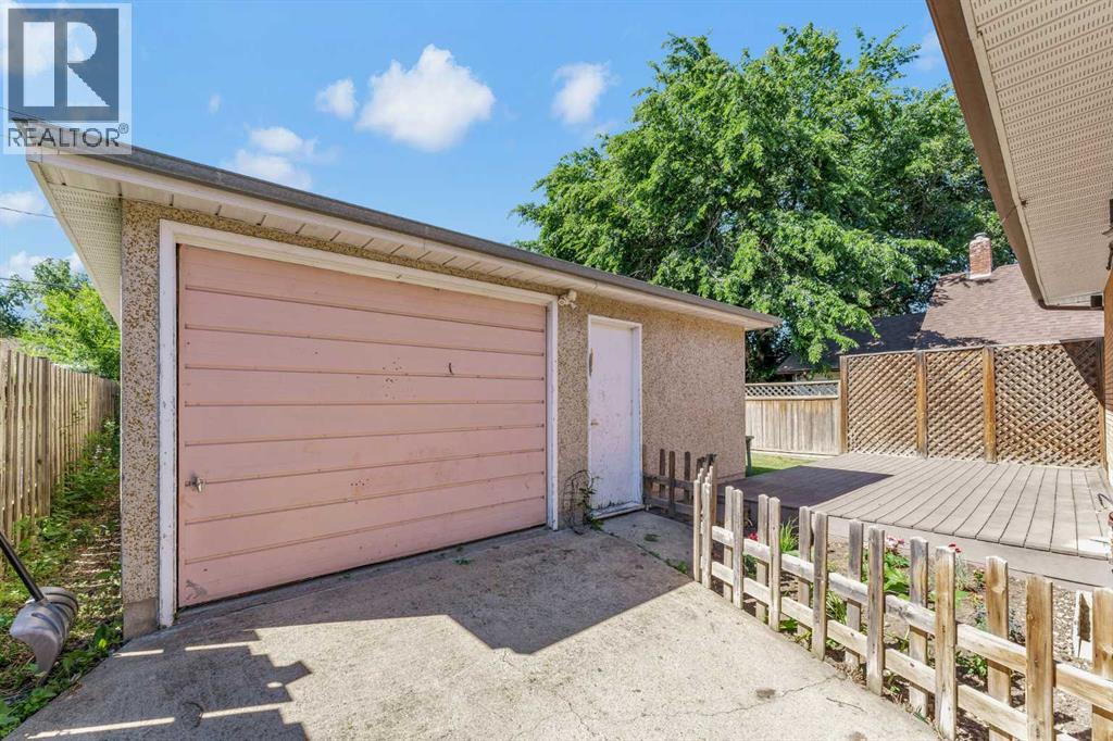129 7 Street Southeast - Photo 38