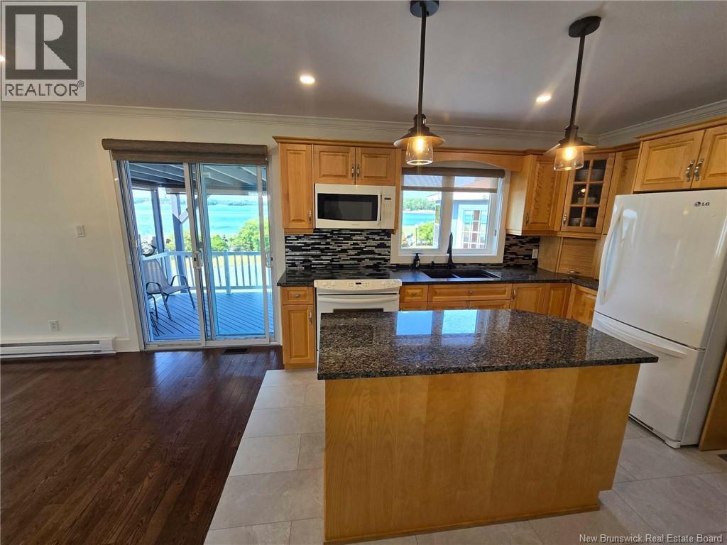 25 Bayshore - Image 34