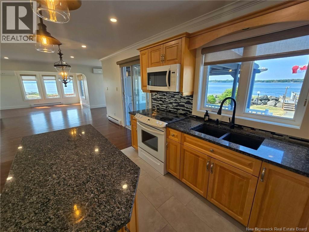 25 Bayshore - Image 31