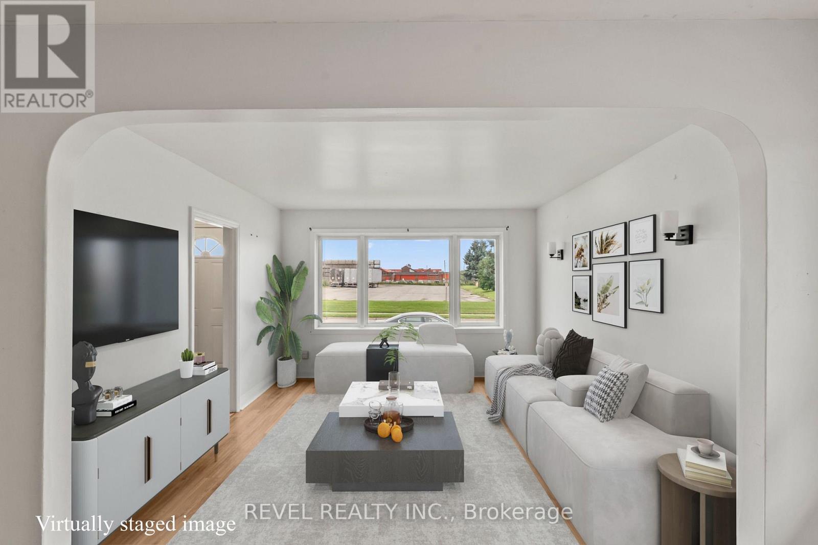 863 RITSON ROAD S - 10
