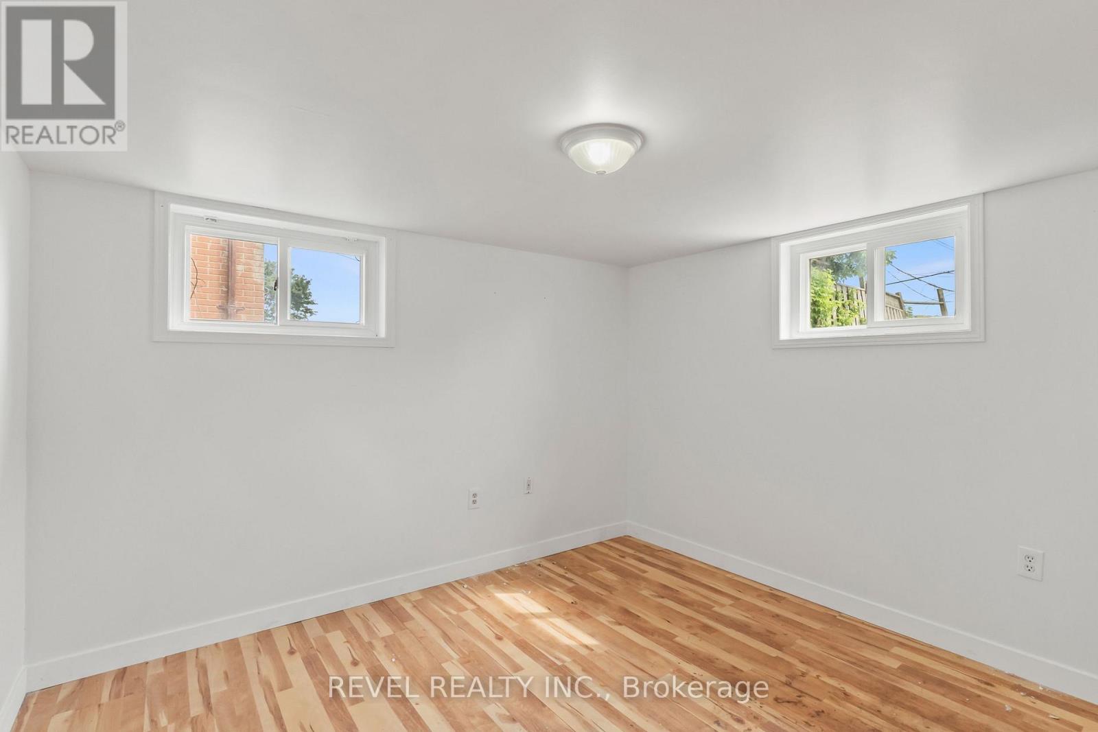 863 RITSON ROAD S - 24