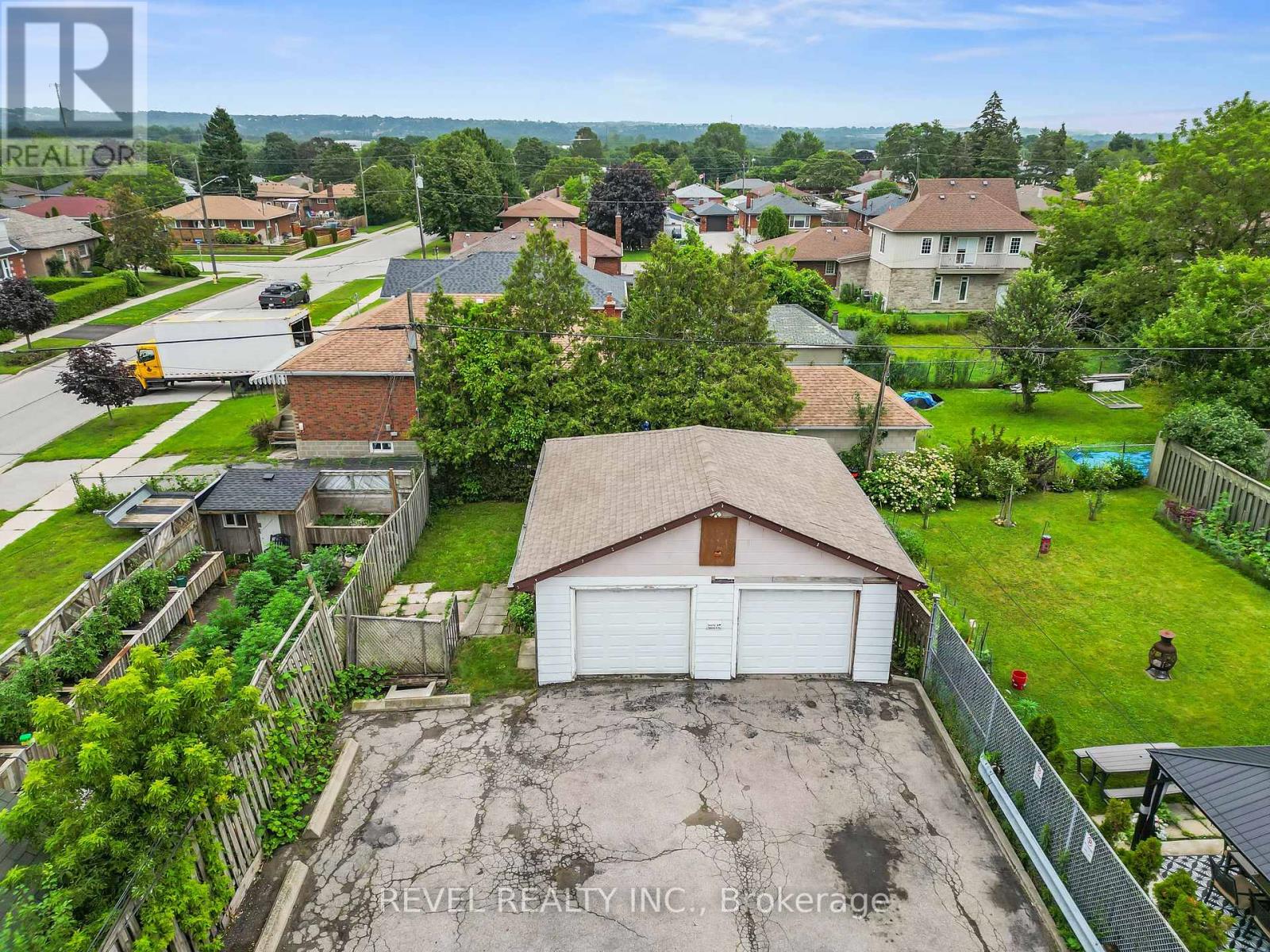 863 RITSON ROAD S - 4