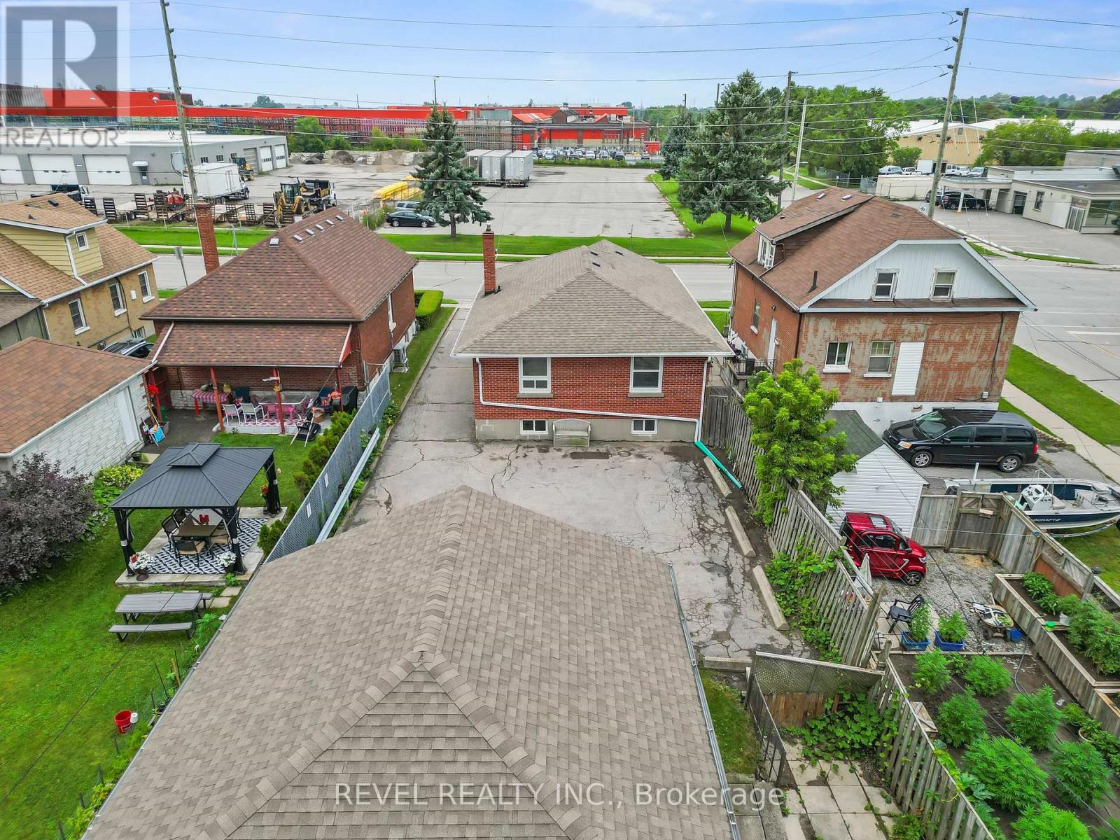 863 RITSON ROAD S - 5