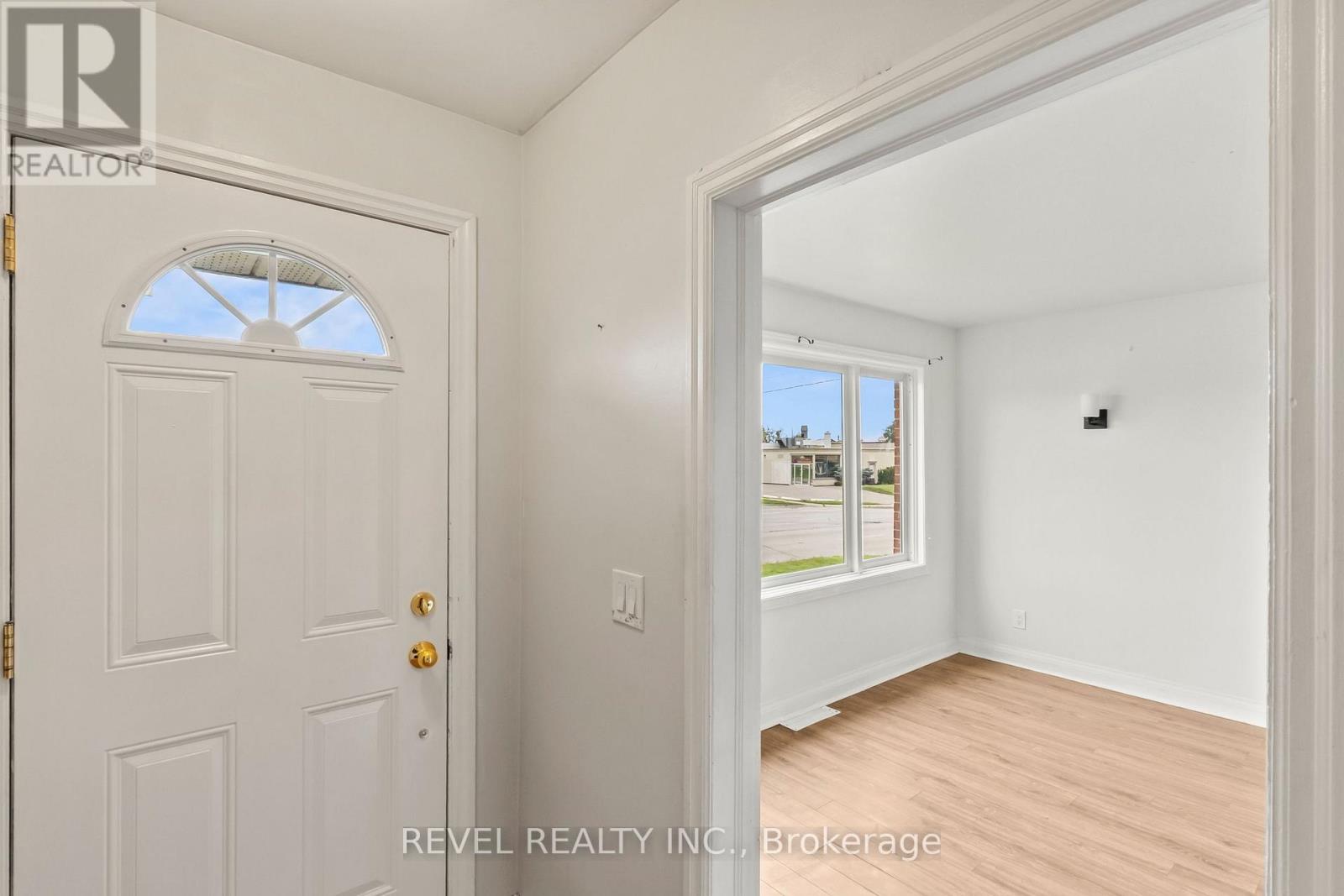 863 RITSON ROAD S - 7