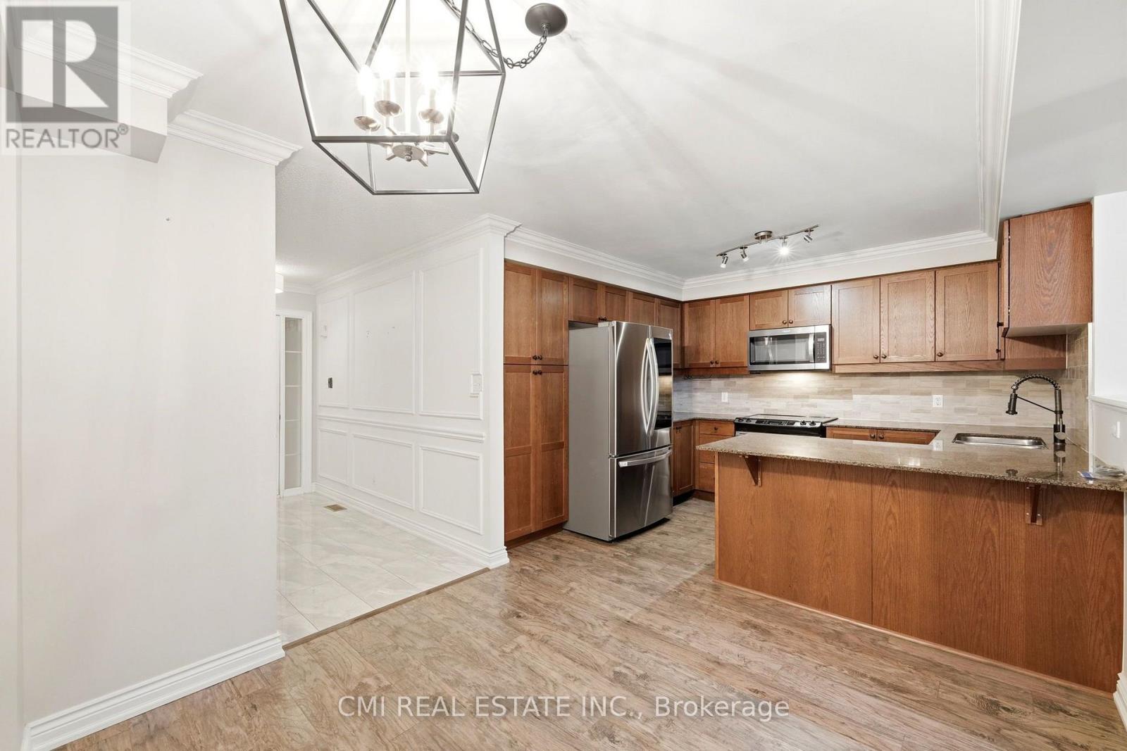 #7 460 WOODMOUNT DRIVE - 16