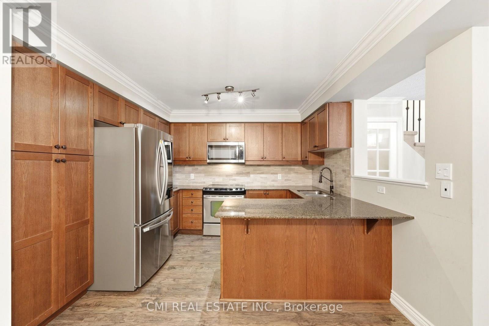 #7 460 WOODMOUNT DRIVE - 20